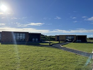 Property grounds - Heavenly 1 bed converted shipping container with hot tub (Newton Stewart)