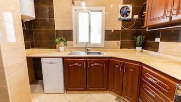 冰箱、炉灶、洗碗机