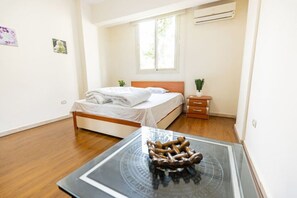 3 slaapkamers, een bureau, een strijkplank/strijkijzer, gratis wifi