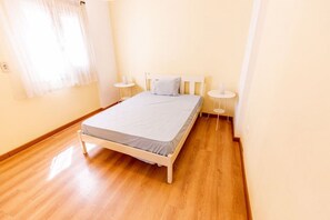 3 chambres, bureau, fer et planche à repasser, Wi-Fi gratuit