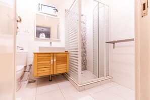 Hair dryer, towels