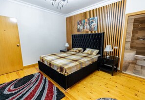 3 bedrooms, desk, iron/ironing board, free WiFi