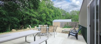 Comfy Country Cabin + Event Space w/ Fire Pit & Lake Access