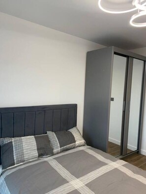 Apartment, Multiple Beds | 2 bedrooms, iron/ironing board, free WiFi, bed sheets - Inviting 2-bed Apartment in Grays (Grays)