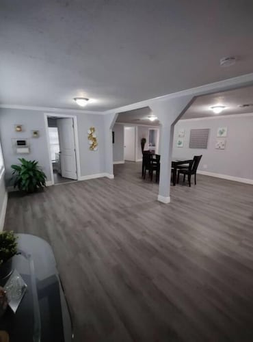 Bush Gardens, USF, Hard Rock group stay!