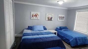 4 bedrooms, travel cot, WiFi