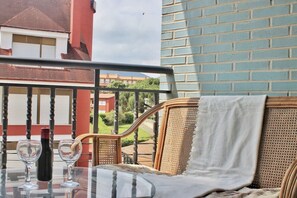 Outdoor dining - Apartamento con terraza y vistas - Isla Mar 5833 (Isla)