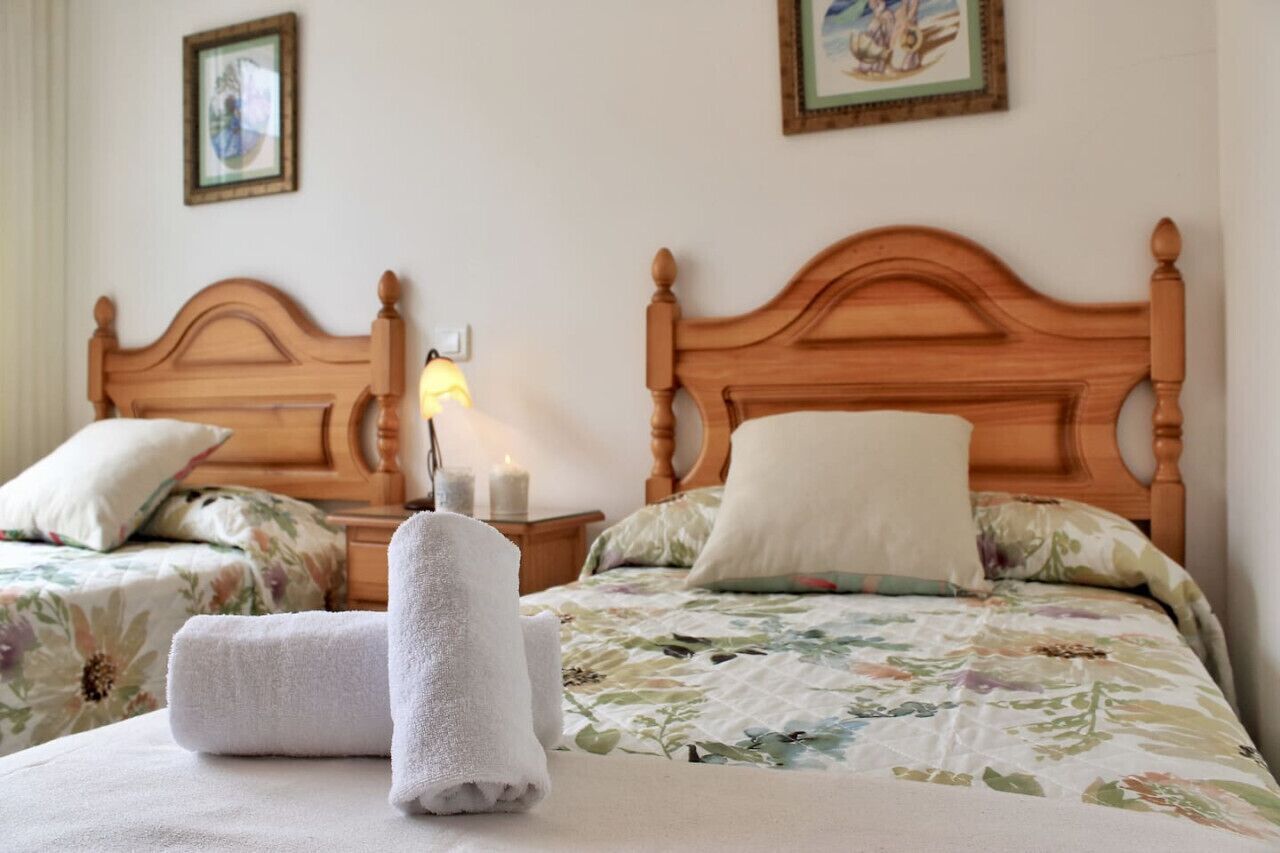 3 bedrooms, iron/ironing board, bed sheets