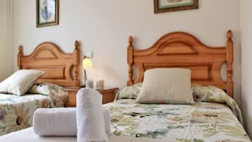 3 bedrooms, iron/ironing board, bed sheets