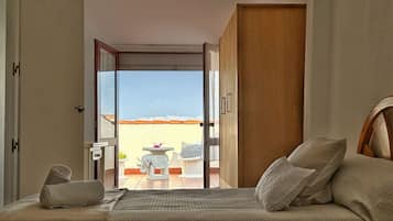 3 slaapkamers, een strijkplank/strijkijzer, beddengoed