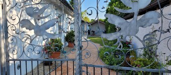 Large cozy apartment for 2 people on the 1st floor with a view of the countryside.