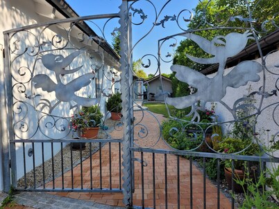 Large cozy apartment for 2 people on the 1st floor with a view of the countryside.