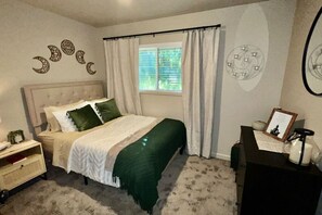 5 makuuhuonetta, työpöytä, silitysrauta/-lauta, ilmainen Wi-Fi