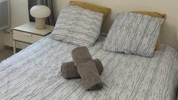1 bedroom, WiFi, bed sheets
