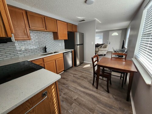 Pet Friendly 3 Bedroom Home With Fenced Yard