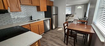 Pet Friendly 3 Bedroom Home With Fenced Yard