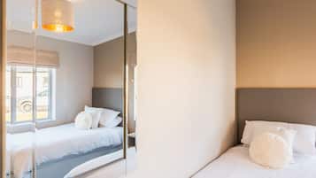2 bedrooms, iron/ironing board, free WiFi, bed sheets