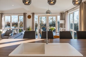 Cabin | Meeting facility - St Helens 2-bed Lodge, Sleeps 4, Pets Ok & Pool (Ryde)