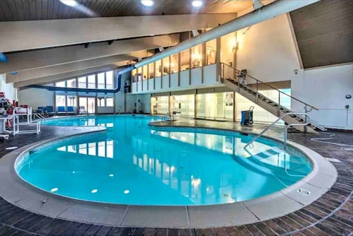 Big Bass Lake 4BR Poconos Home - GAME ROOM - POOL