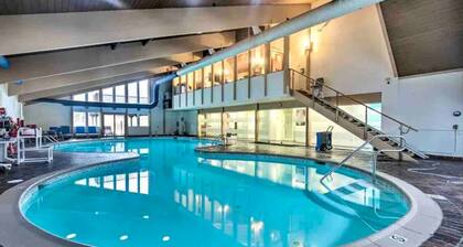 Big Bass Lake 4BR Poconos Home - GAME ROOM - POOL