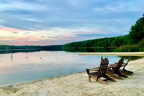 Big Bass Lake 4BR Poconos Home - GAME ROOM - POOL