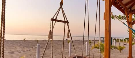 Am Strand, LiegestĂŒhle, StrandtĂŒcher
