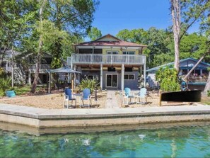 Terrace/patio - Best River Home-Bear Trail Retreat- 10 Kayaks, LG yard, Gazebo, Firepit,10 kayak (Spring Hill)