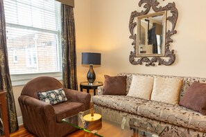 TV - Lovely studio walking distance to Duke (Durham)