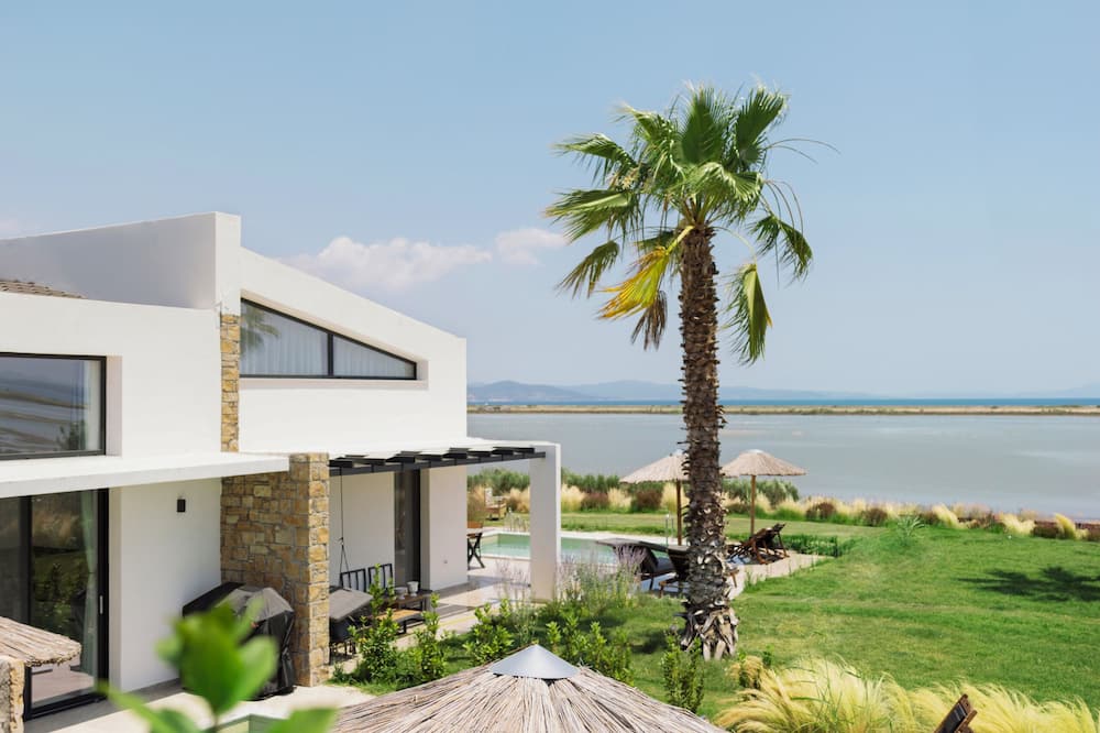 Flamingo Living Suites & Villas
