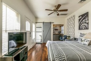 1 bedroom - Spanish Colonial Revival Studio Unit 4 (Phoenix)