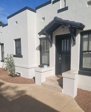 Exterior detail - Spanish Colonial Revival Studio Unit 4 (Phoenix)