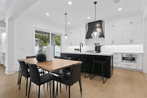 Dining - Lavish & Spacious Home in Walkable Hyde Park (Tampa)