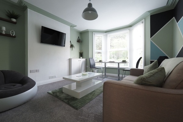 Living Room / Lounge