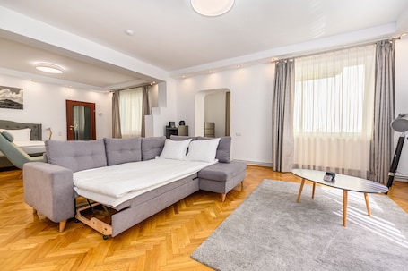 Premium Room | 1 bedroom, desk, soundproofing, free WiFi