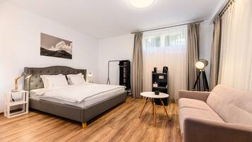 Classic-Zimmer | 1 Schlafzimmer, Schreibtisch, schallisolierte Zimmer, kostenloses WLAN