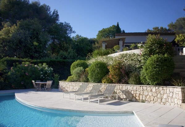 Piscine extérieure, piscine chauffée