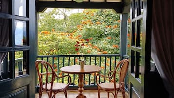 Premier Room, 1 King Bed, Garden View | 1 bedroom, desk, free WiFi
