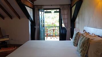 Chambre « Premier », 1 trÚs grand lit, vue jardin | 1 chambre, bureau, Wi-Fi gratuit