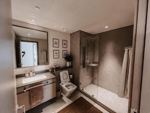Shower, towels