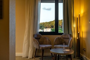 Club Room | Premium bedding, pillowtop beds, minibar, in-room safe