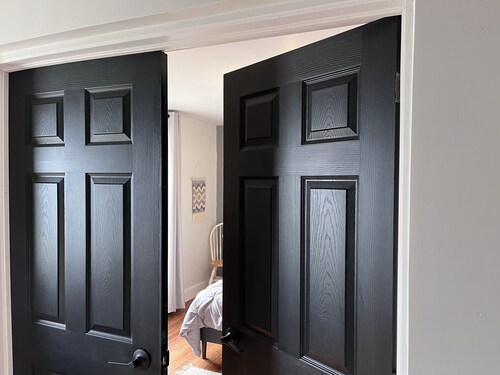 York View House. Newly Listed June 2023!! 
A 2 bedroom home ready for your visit