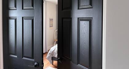 York View House. Newly Listed June 2023!!
A 2 bedroom home ready for your visit