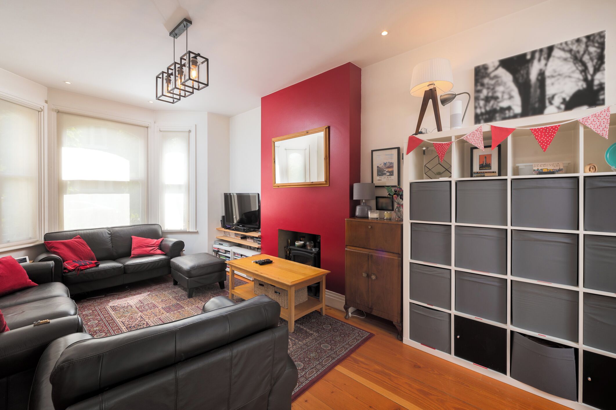 House (4 Bedrooms) | Living area | 35-inch TV with satellite channels