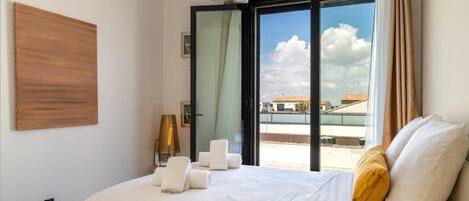 3 bedrooms, iron/ironing board, travel crib, WiFi