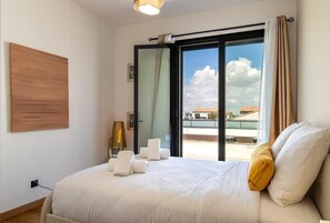 3 habitaciones, tabla de planchar con plancha, cuna de viaje y wifi 