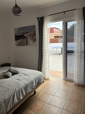 4 Schlafzimmer, Bügeleisen/Bügelbrett, kostenloses WLAN, Bettwäsche
