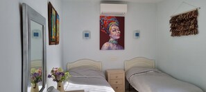 2 Schlafzimmer, Zimmersafe, Bügeleisen/Bügelbrett, Reisekinderbett