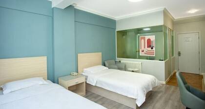 Super 8 Hotel