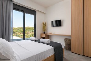3 bedrooms, soundproofing, iron/ironing board, free WiFi - Villa Korali blends luxury and comfort seamlessly in every corner. (Pastida)