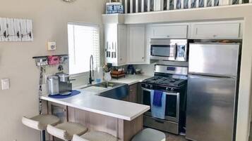 雪櫃、焗爐、爐具、咖啡機/沖茶器